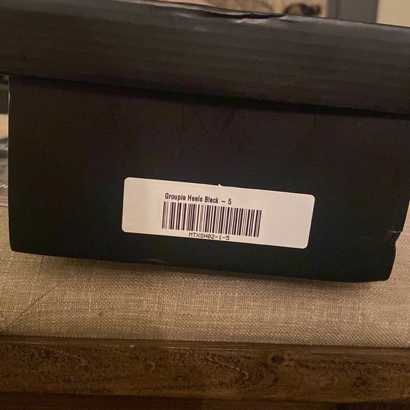 White Fox Groupie black heels. Women’s Size 5 - Picture 8 of 8